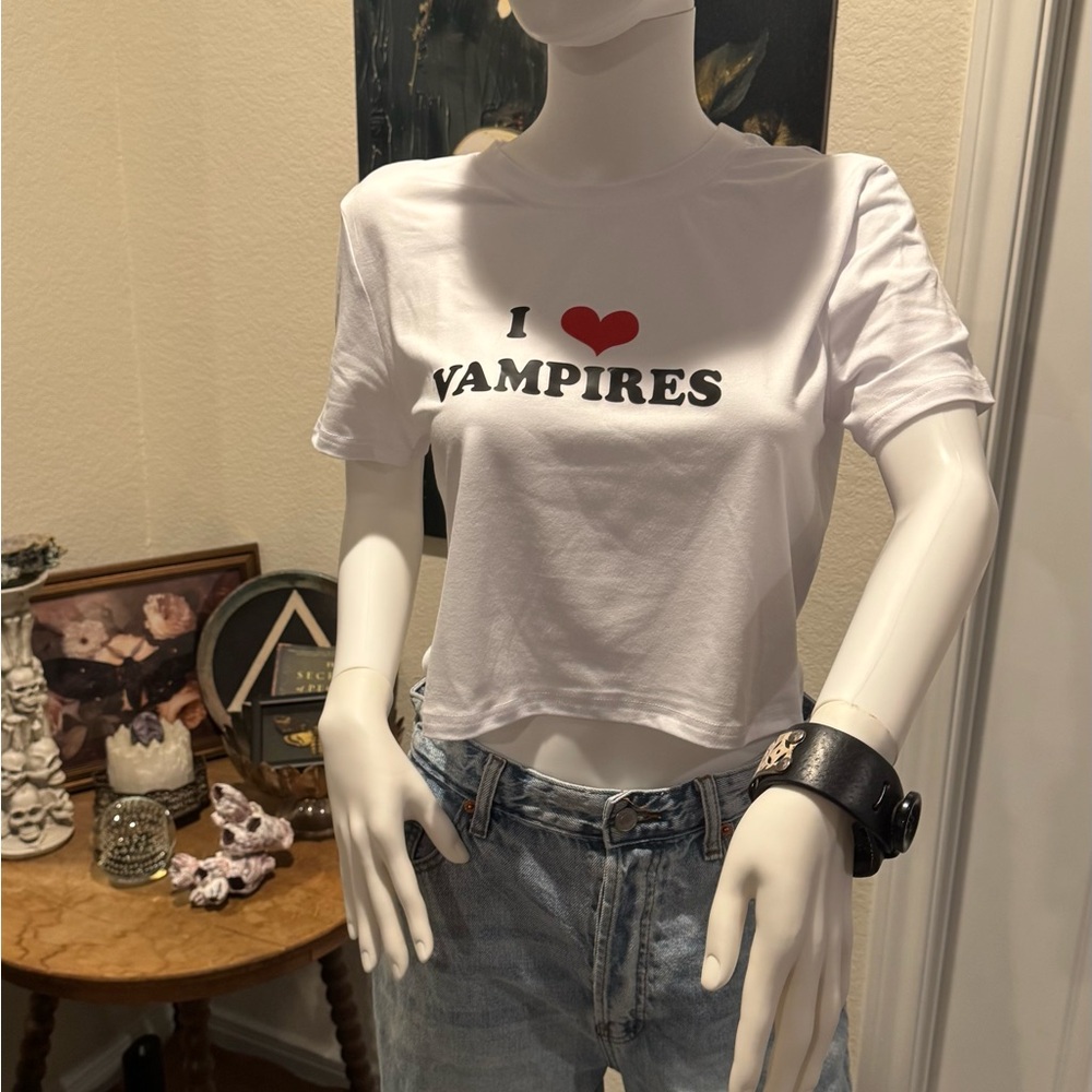 I❤️Vampires Crop Top Tshirt - White Sz XL
